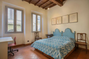 Classic Apartment 2 steps from the Duomo